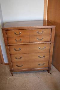 lot 127 image: Century Vintage Wooden Dresser with Five Drawers