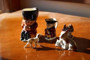 lot 132 image: Collection of 5 Assorted Ceramic Character Figurines and Animals