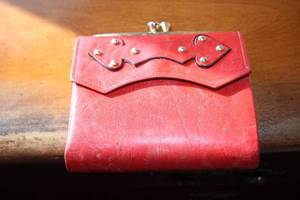 lot 134 image: Princess Gardner Vintage Red Genuine Cowhide Leather Wallet