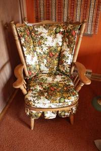 lot 144 image: Vintage Wooden Rocking Chair with Floral Upholstery