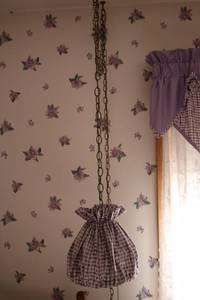 lot 157 image: Vintage Floral Pattern Hanging Light with Pulley