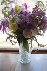 lot 203 image: Elegant Glass Vase with Intricate Floral Design