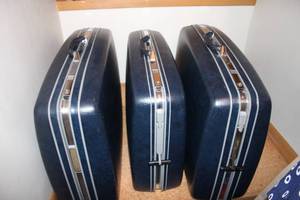 lot 210 image: Set of 3 Samsonite Vintage Blue Suitcases