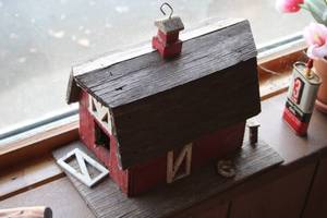 lot 224 image: Vintage Handmade Wooden Barn Birdhouse