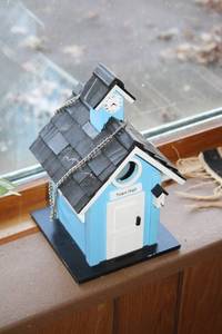 lot 225 image: Decorative Blue and White Town Hall Birdhouse with Clock Design