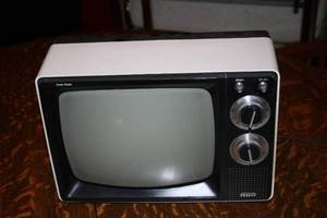 lot 233 image: Vintage RCA Black and White Television with Dials