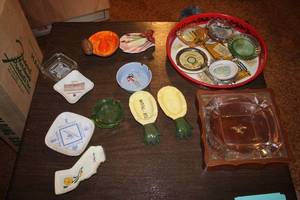 lot 250 image: Collection of 14 Vintage Decorative Ashtrays