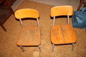 lot 253 image: Pair of Vintage Wooden Childrens Chairs