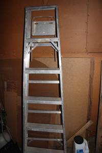 lot 275 image: Aluminum Step Ladder for Household Use