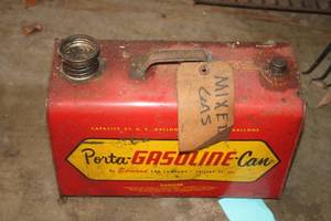 lot 280 image: Vintage Porta Gasoline Can Mixed Fuel Container