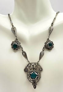 lot 20R image: Vintage Ornate Necklace