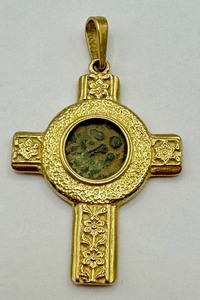 lot 17JJ image: Beautiful 14k Gold Cross Pendant with Antique Green Anchor Coin