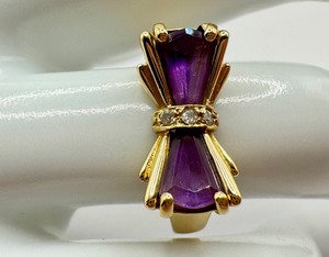 lot 12C image: Lovely Bow Shaped 14k Gold and Amethyst Ring