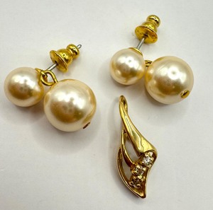 lot 47C image: 14k Gold and Diamond Pendant and Pair of Faux Pearl Earrings