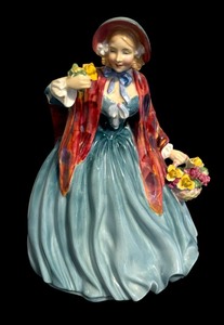 lot 32 image: Royal Doulton Lady Charmian Figurine