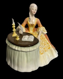 lot 33 image: Royal Doulton Meditation HN 2330 Figurine