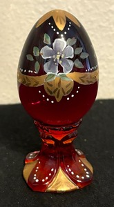 lot 43 image: Limited Edition Fenton Hand Painted Amberina Glass Egg Figurine