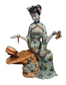 Gorgeous Chinese Geisha Porcelain Sculpture