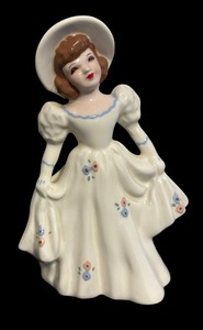 lot 106 image: Vintage Kay Bud Vase by Florence Ceramics