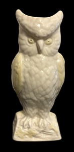 lot 154 image: Beellek Great Horned Owl Vase
