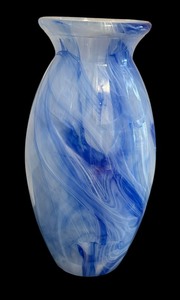 lot 165 image: Cobalt Blue Swirled Italian Glass Vase