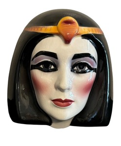 lot 168 image: Cleopatra Mask by Clay Art