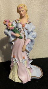lot 199 image: Lenox Princesses Series Prince Beauty Figurine