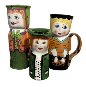 lot 257 image: Cora Cappuccino, Mary Mocha and Jade Mugs and Vase by Susan Paley