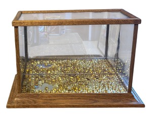 lot 281 image: Mirrored Back Display Case with Decorative Stones
