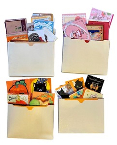 lot 187 image: Amazing Large Collection of NEW Holiday Greeting Cards