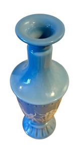 lot 95 image: Jim Beam Blue Milk Glass Tall Roman Chariot Decanter