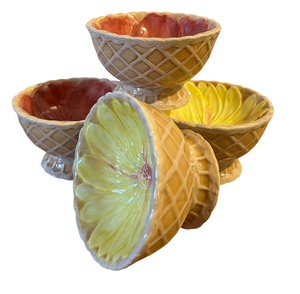 lot 231 image: Tracy Porter Waffle Cone Ice Cream Dish Vintage Set