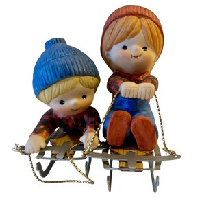 lot 249 image: Enesco Country Cousins On Sleigh 2 Piece Set