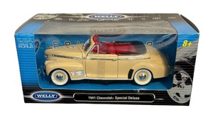 lot 358 image: New 1941 Chevrolet Special Deluxe 124 Scale Welly Collection Model Car