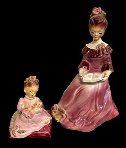 lot 401 image: Vintage Josef Originals Mamma and Mary Ann Figurines