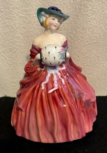 lot 408 image: Royal Doulton Genevieve HN 1962 Figurine