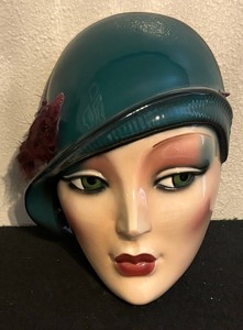 lot 422 image: Classy Lady Mask Decor by Clay Art
