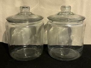 lot 431 image: Vintage Style Glass Jars with Lids
