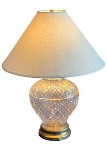 lot 6 image: Lovely Crystal Table Lamp