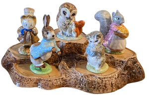 lot 311 image: Royal Doulton Display Tray  Beatrix Potter Figure Collection