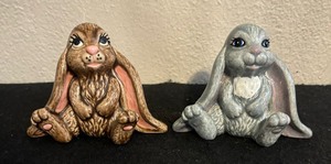 lot 440 image: Adorable Scioto Ceramic Bunny Figurines