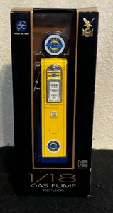 lot 448 image: New Road Signature Collection 118 Scale Gas Pump Replica