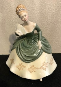 lot 483 image: Royal Doulton Soiree Figurine HN 2312