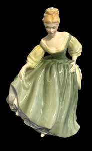 lot 524 image: Fair Lady Royal Doulton Figurine HN 2193