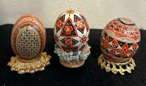 lot 537 image: Three Ukrainian Eggs