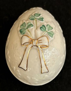 lot 548 image: Shamrock Trinket Dish by Belleek