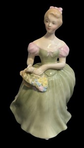lot 563 image: Royal Doulton Clarissa Figurine HN 2345