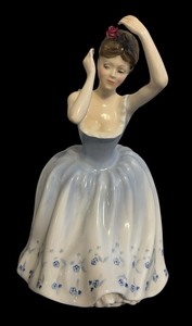 lot 581 image: Royal Doulton Sheila Figurine HN 2742