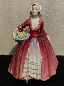 lot 612 image: Royal Doulton Janet Figurine HN 1537