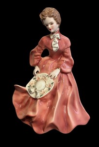 lot 613 image: Florence Ceramics Grace Figurine